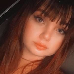 Meet your Posher, Carlee